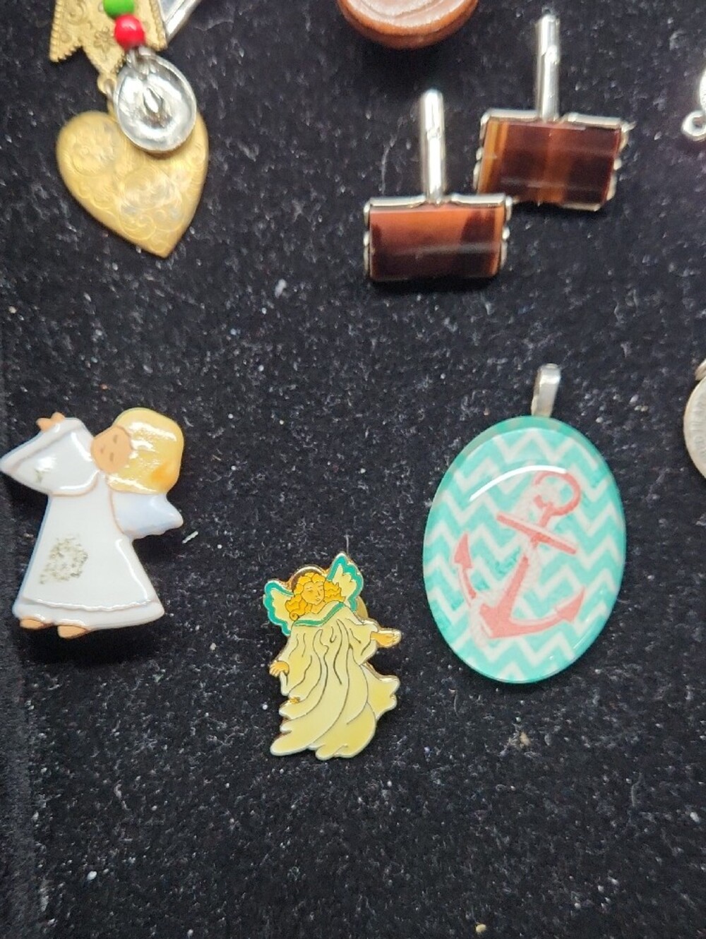 Mixed Women’s Jewelry Lot — Multicolor Charms, Crosses & Pendants - Picture 9 of 10